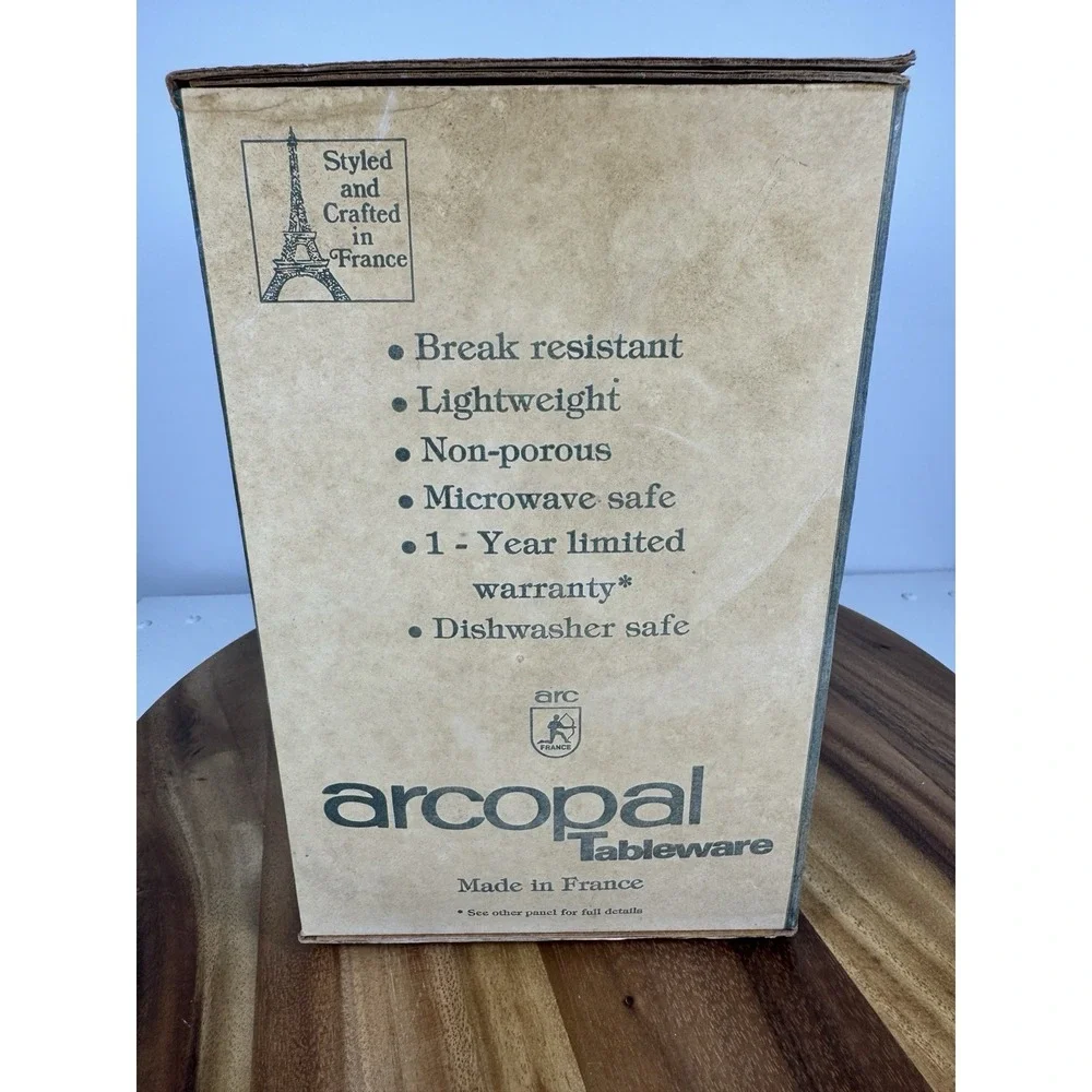 NOS‎ 16 Piece Dinnerware Set Arcopal France 